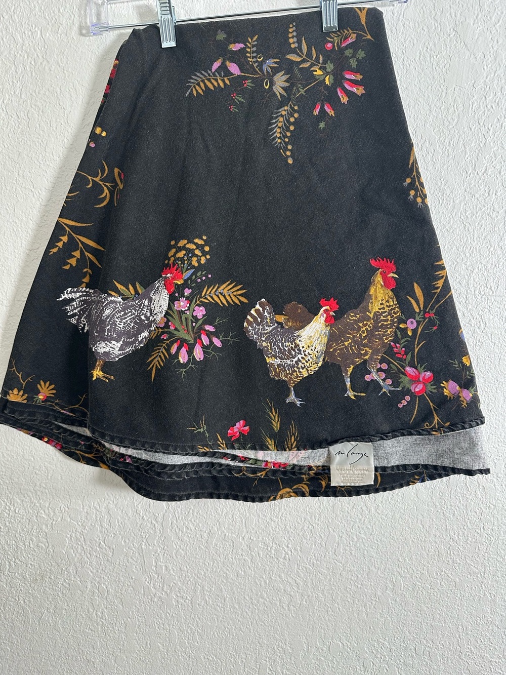 Williams Sonoma Round Tablecloth French Country Chickens